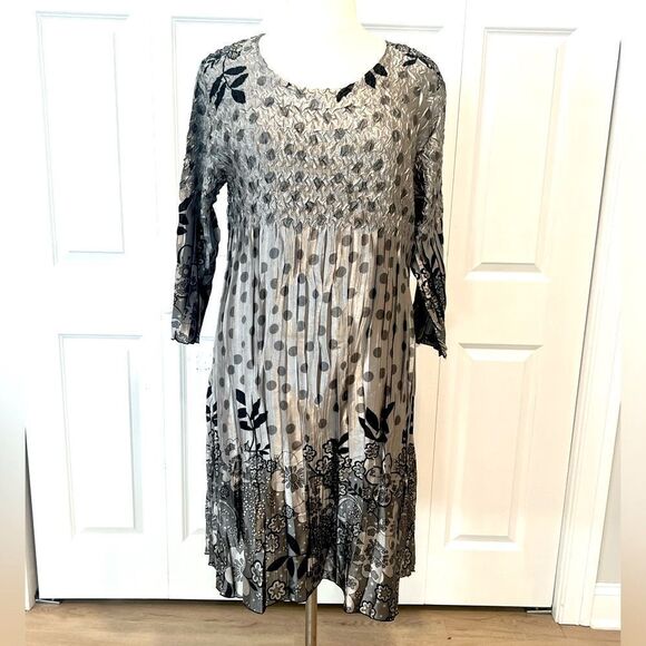Casual Express Gray/Black 3/4 Sleeve, Crinkle/Pleated Midi Dress Sz L - Picture 1 of 15